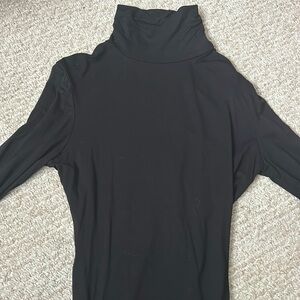black long sleeve turtleneck